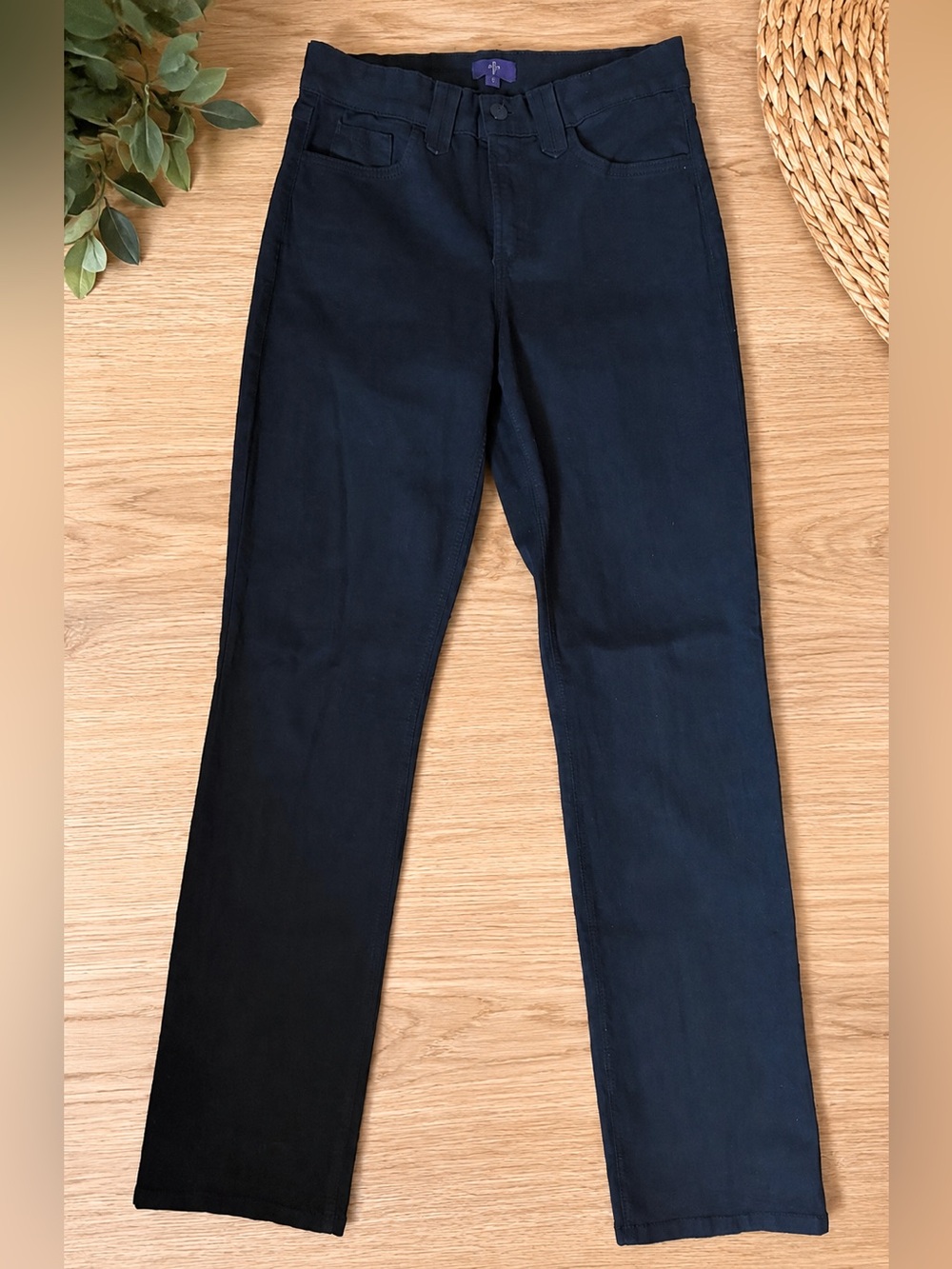 NYDJ Black Straight Leg Lift Tuck Mid Rise Jeans| Classic Stretch Denim| Size 6